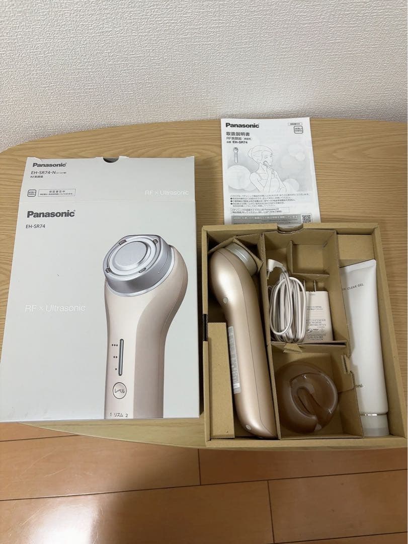 【新品】Panasonic EH-SR74 美顔器 ゴールド