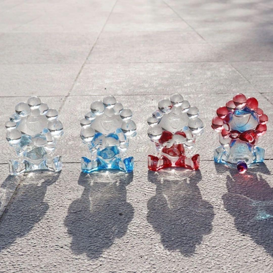 万博限定】激レアミャクミャククリアフィギュア レッド×ブルー - メルカリ