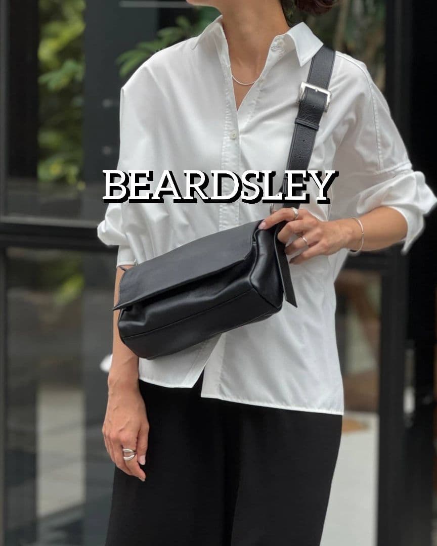 ビアズリー　レザーボディバッグ　【ベルト付替え可】
