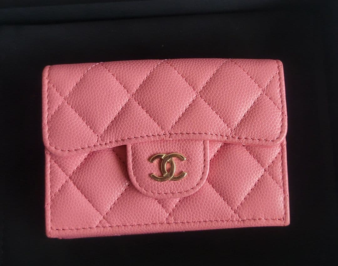 新品未使用 CHANEL ピンク キルティング 三つ折り財布 - メルカリ
