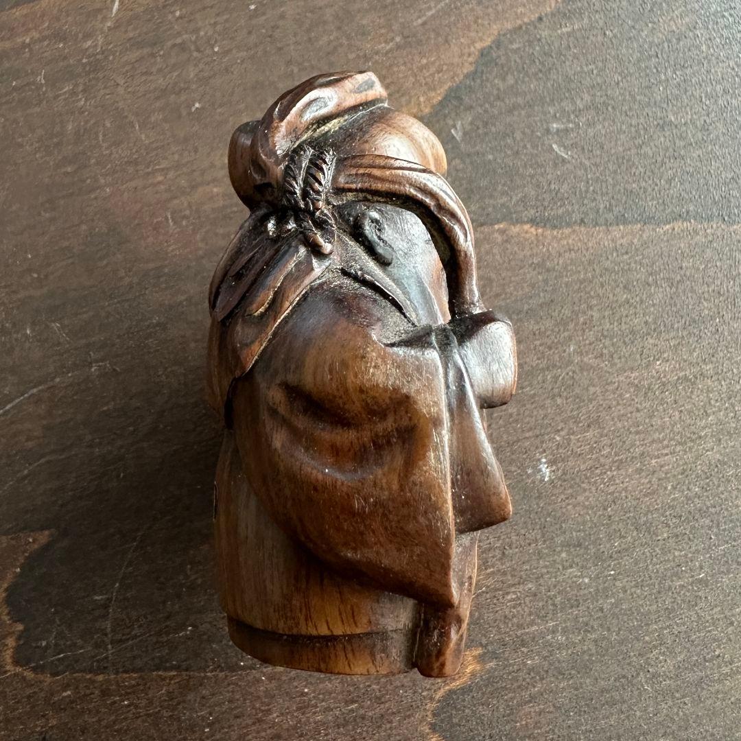 根付 桃を持つ福禄寿 寿老人 福神 木彫り 手彫 在銘あり - メルカリ