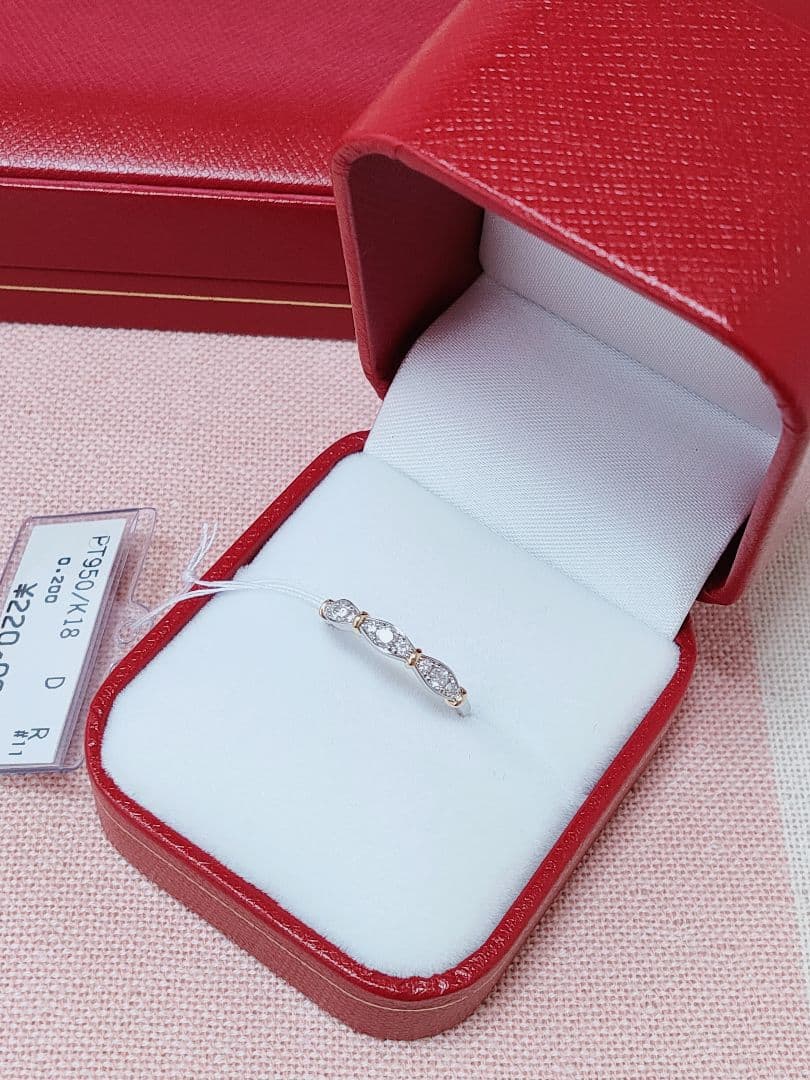 新入荷 未使用品 k18 pt950 ダイヤモンド 0.20ct リング