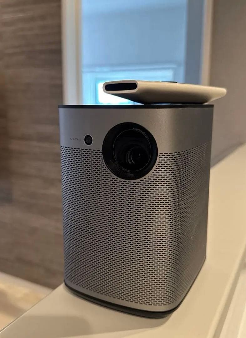 スモーカーXGIMI Halo プロジェクター