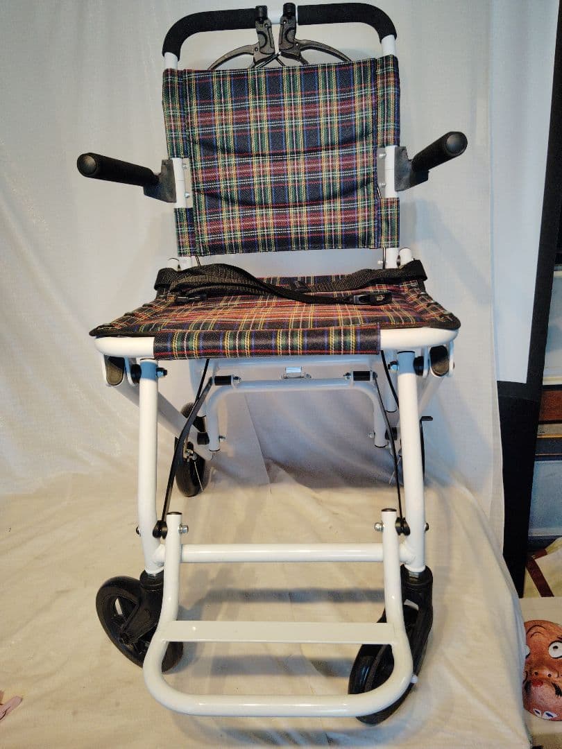 チェック柄 折りたたみ介助用車椅子
