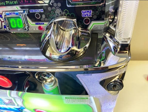 送料込】 激レア 美品 パチスロ スロット実機 サミー エイリヤン