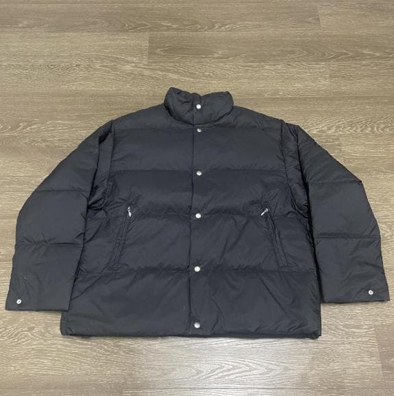 COMOLI 23AW ダウンジャケット ミニマルデザイン 高密度軽量