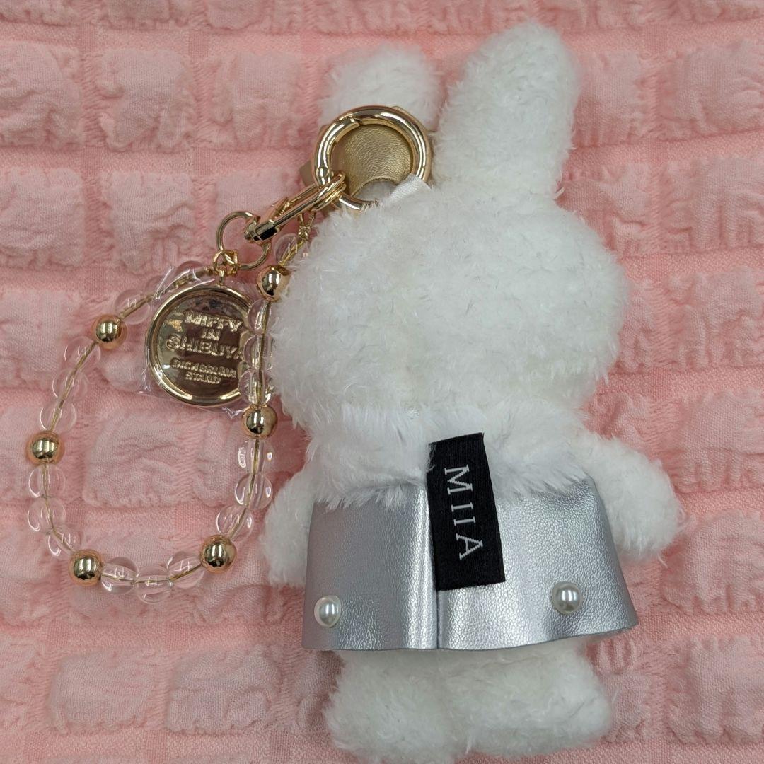 MIIA ミッフィー 原宿限定 シャイニーバッグチャーム - メルカリ