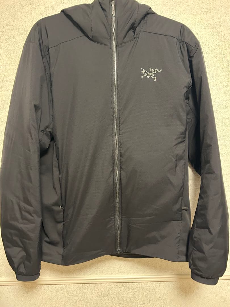 アークテリクス アトムフーディ Mサイズ