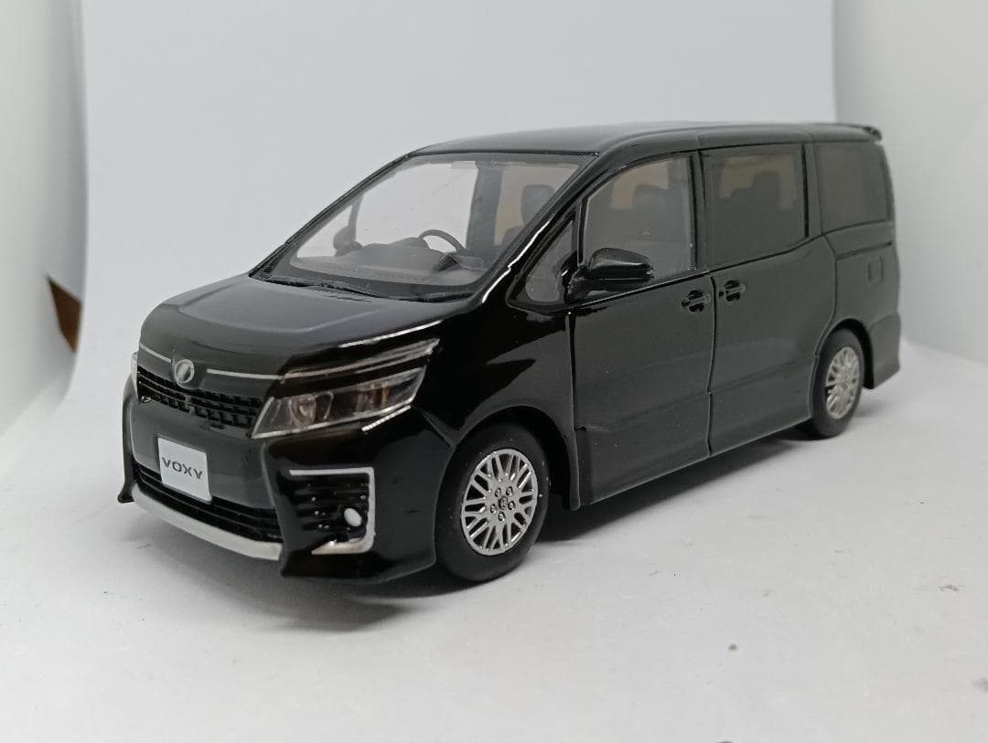 トヨタ　ヴォクシー　カラーサンプル　ミニカー　1/30　色見本　ブラック　黒