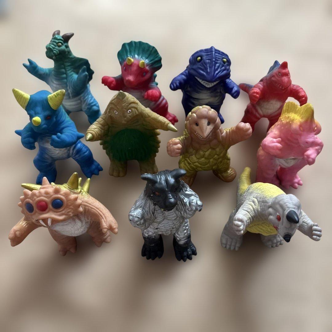 パチ怪獣ソフビ11個まとめ売り^ 最終価格