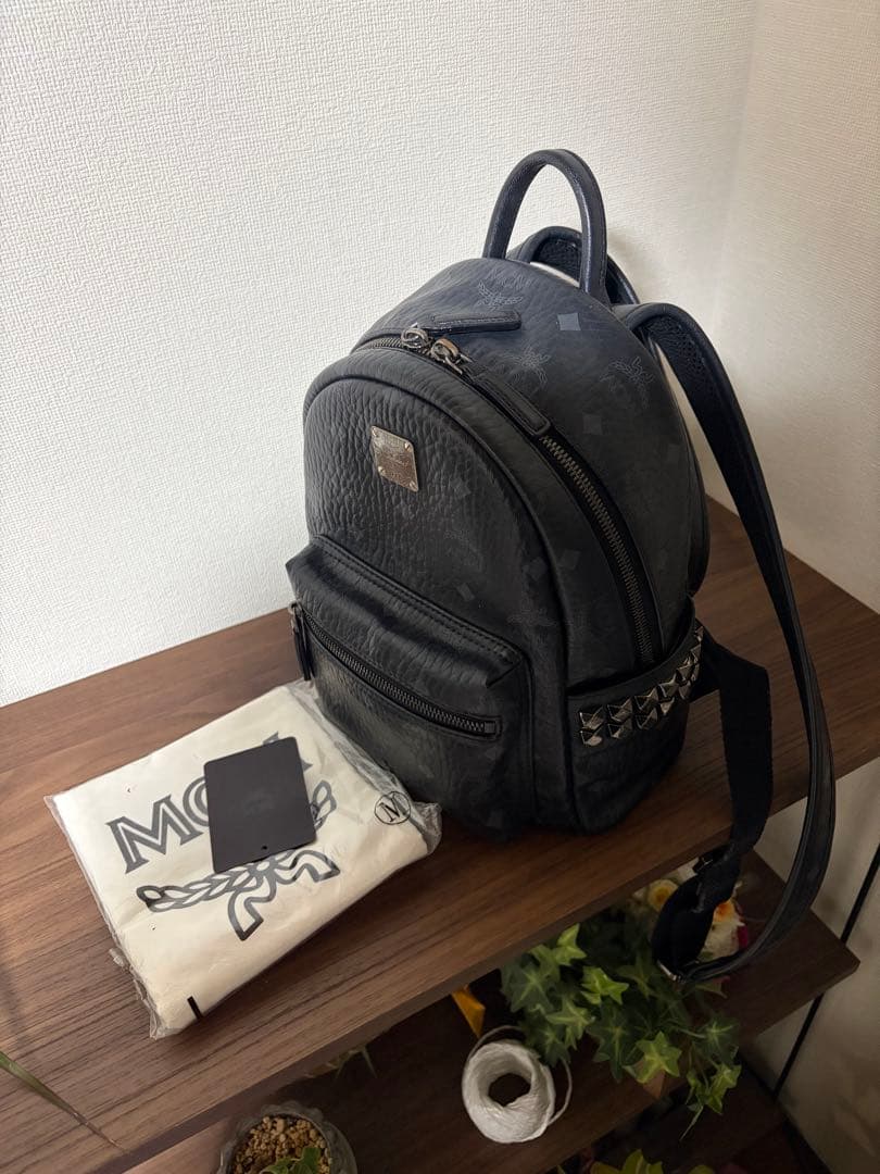 MCM リュック　ブラック Medium Stark バックパック - マキシモノグラムレザー ブラック | MCM ®JP