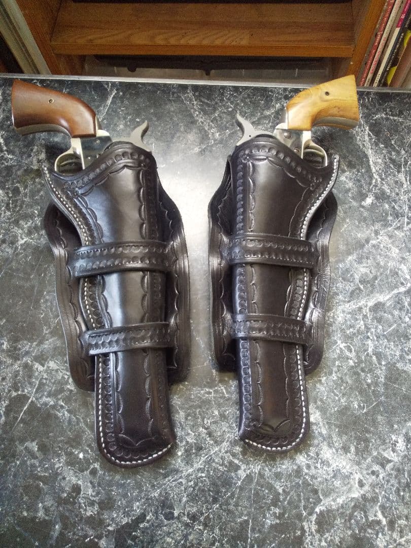 SAA用二丁拳銃ウエスタンホルスターオールドタイプ左右セット牛サドルレザー