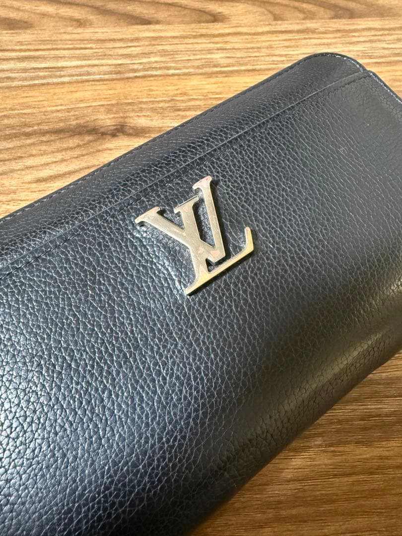 ICタグ】ルイヴィトン ジッピーロックミー LVロゴ ブラック - メルカリ
