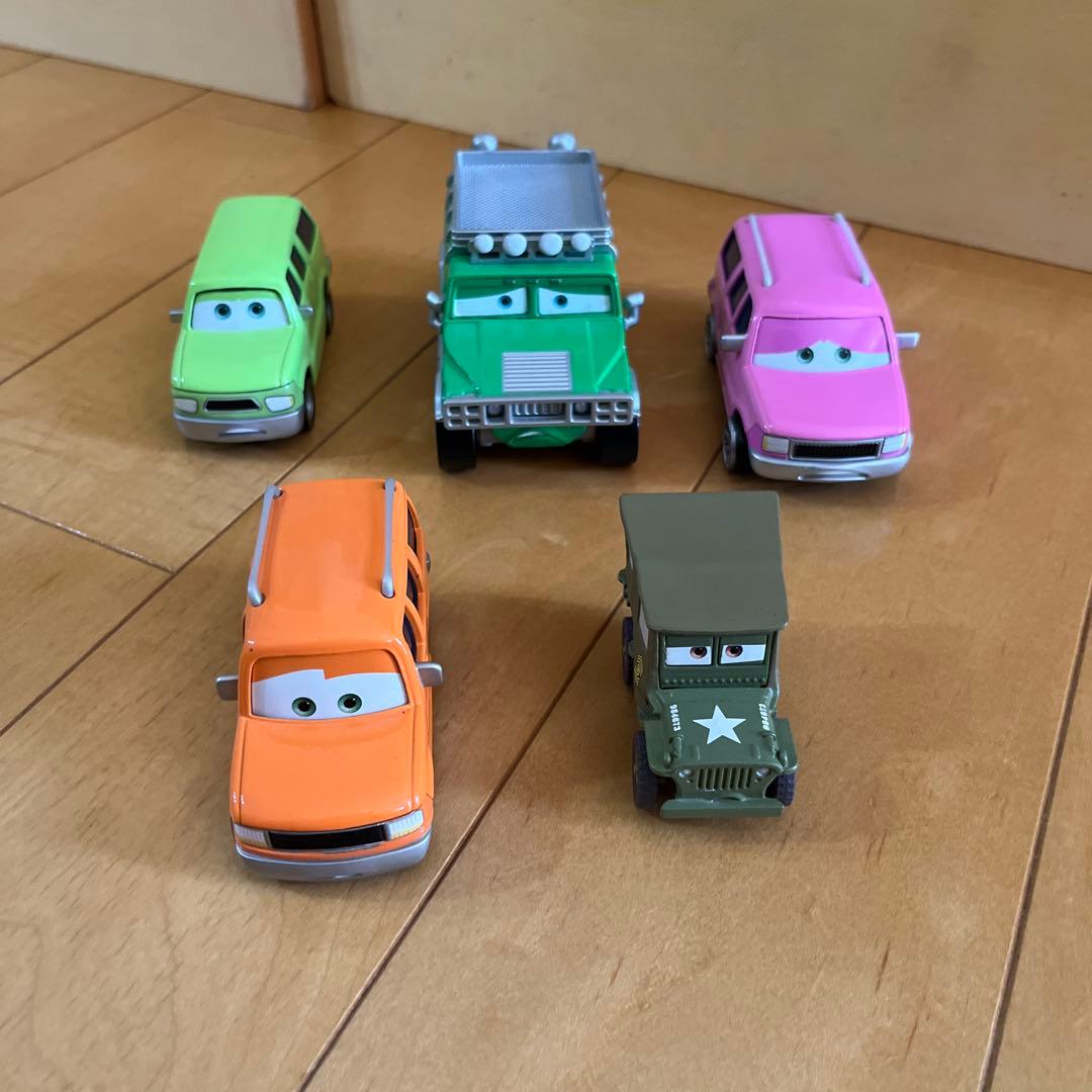 マテル　カーズ　サージのブートキャンプのサージ軍曹とSUV車の5台セット