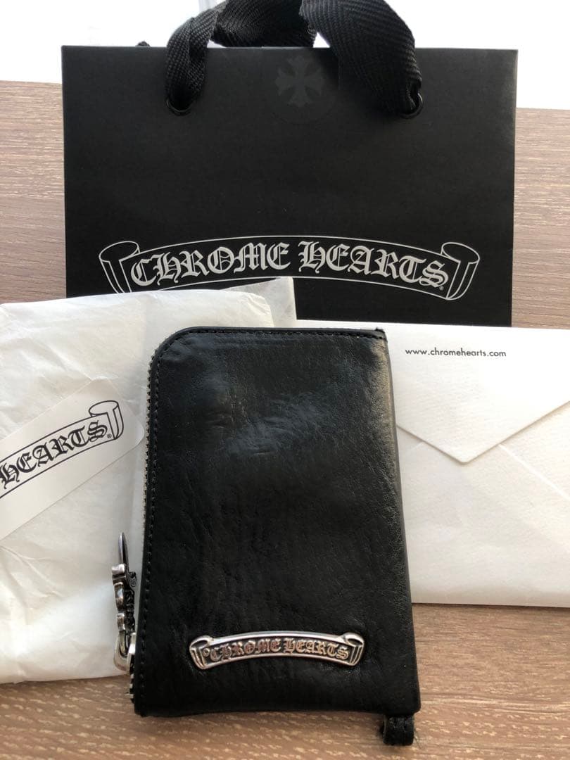 クロムハーツ タイニー ZIP 1セメタリークロスパッチ ウォレット