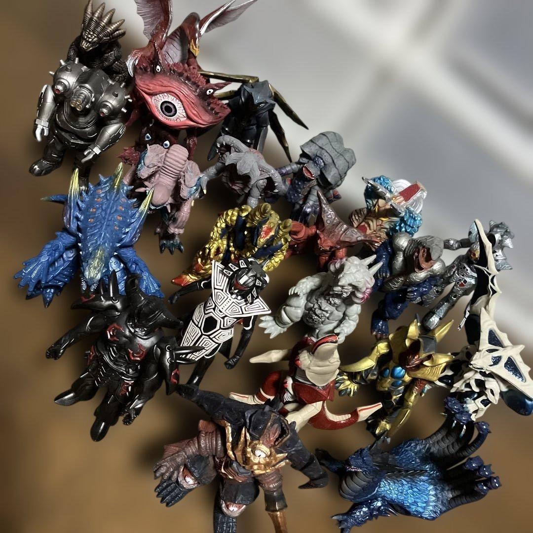 【良品】ウルトラマン怪獣フィギュアセット23体