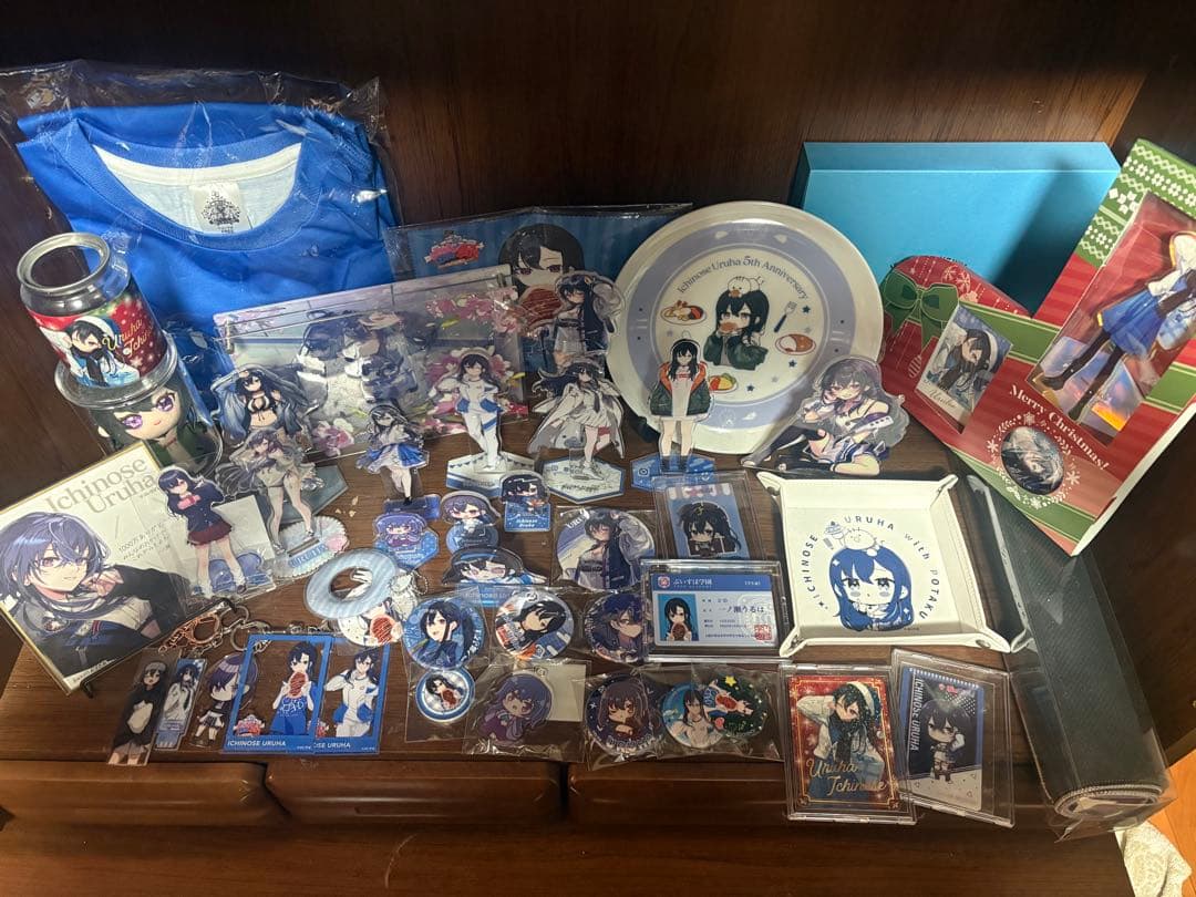 一ノ瀬うるは　まとめ売り　2枚目にタペストリーあります。