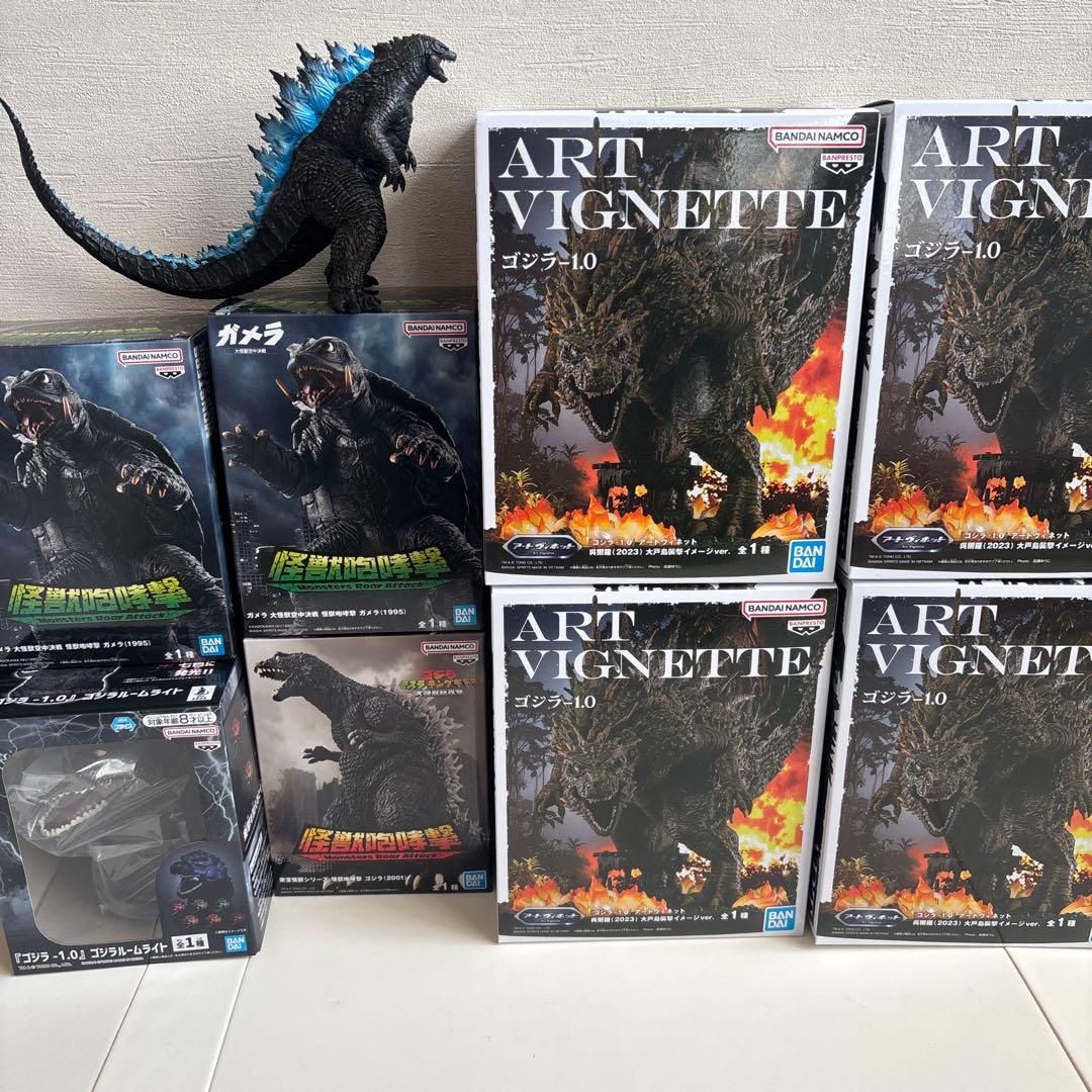 ガメラ ゴジラ フィギュア ART VIGNETTE 9体セット まとめ売り - メルカリ