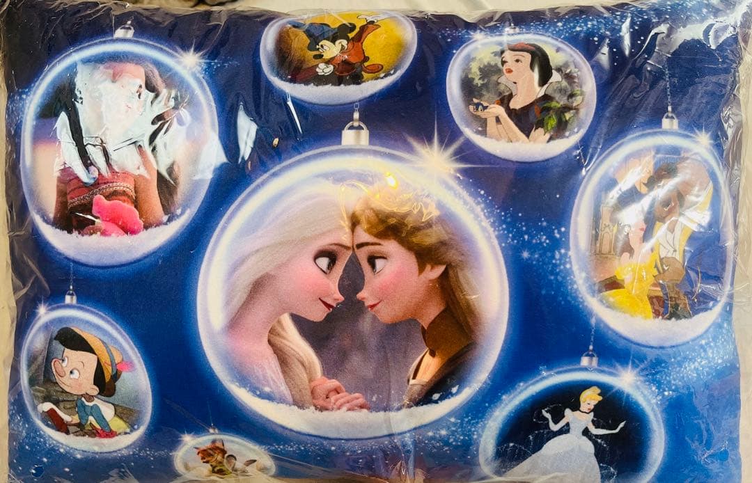 ディズニー 非売品　クッション　Disney レア　新品　未使用　未開封　枕