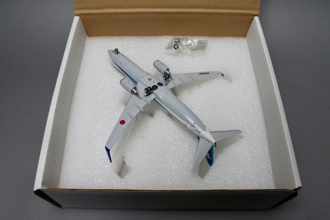 さ*む様 【レア】ANA B737-800 JA86AN 1/200 IOJ塗装 - メルカリ