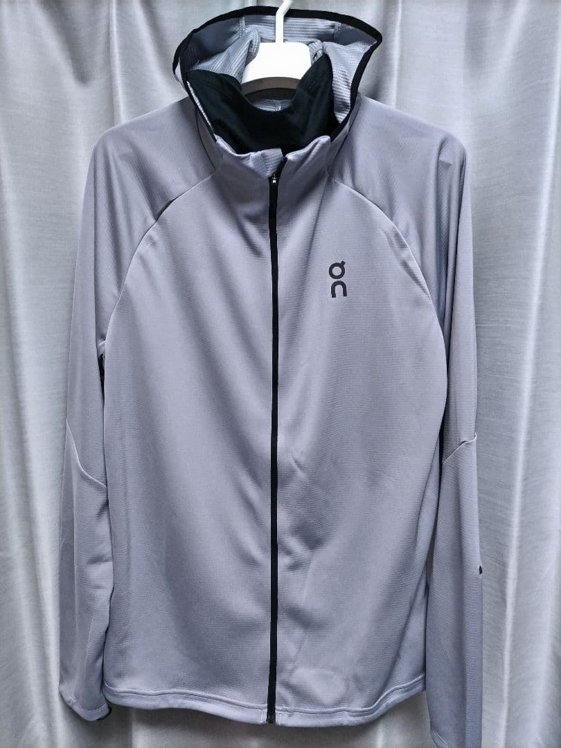 美品　オン　クライメイトジップフーディ　ライトパープル　メンズ