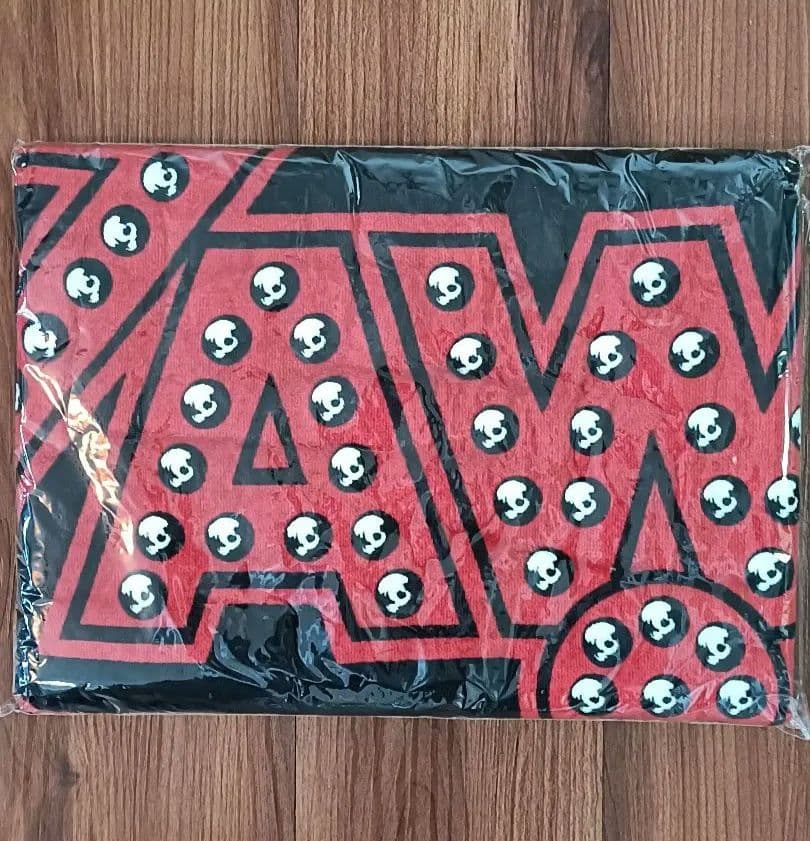 【新品未開封】矢沢永吉 スペシャルビーチタオル SBT ロゴ 蓄光　黒/赤