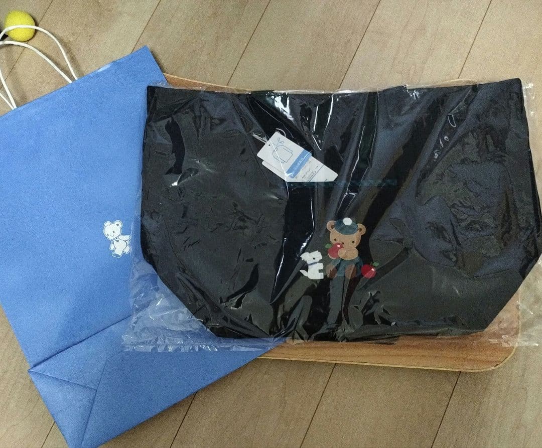 【新品・未使用】ファミリアのマザーズバッグ