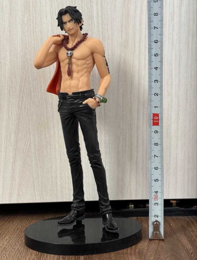 ONE PIECE ワンピース エース フィギュア