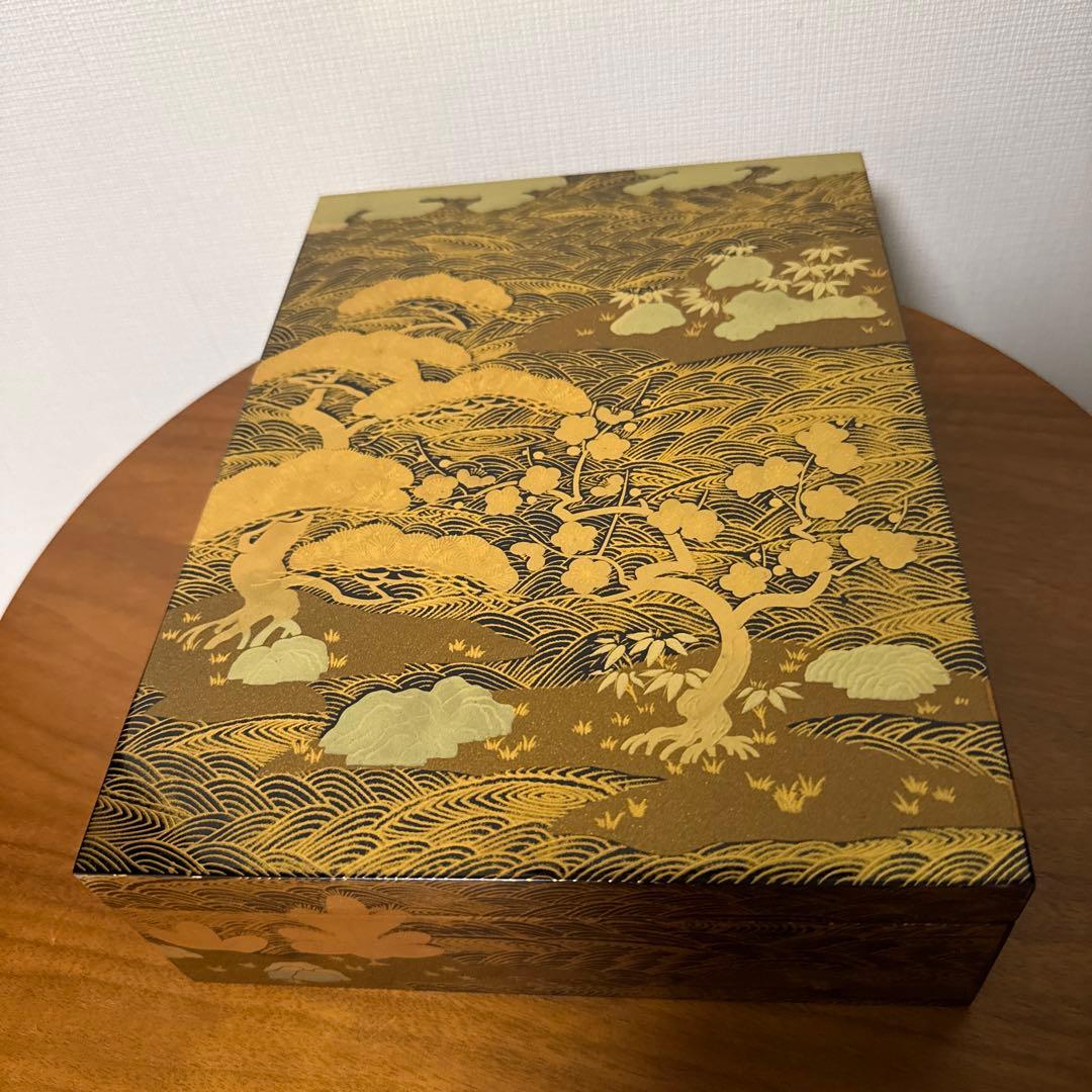 会津塗　特選高級木製漆器　金色の装飾(松竹梅)文箱
