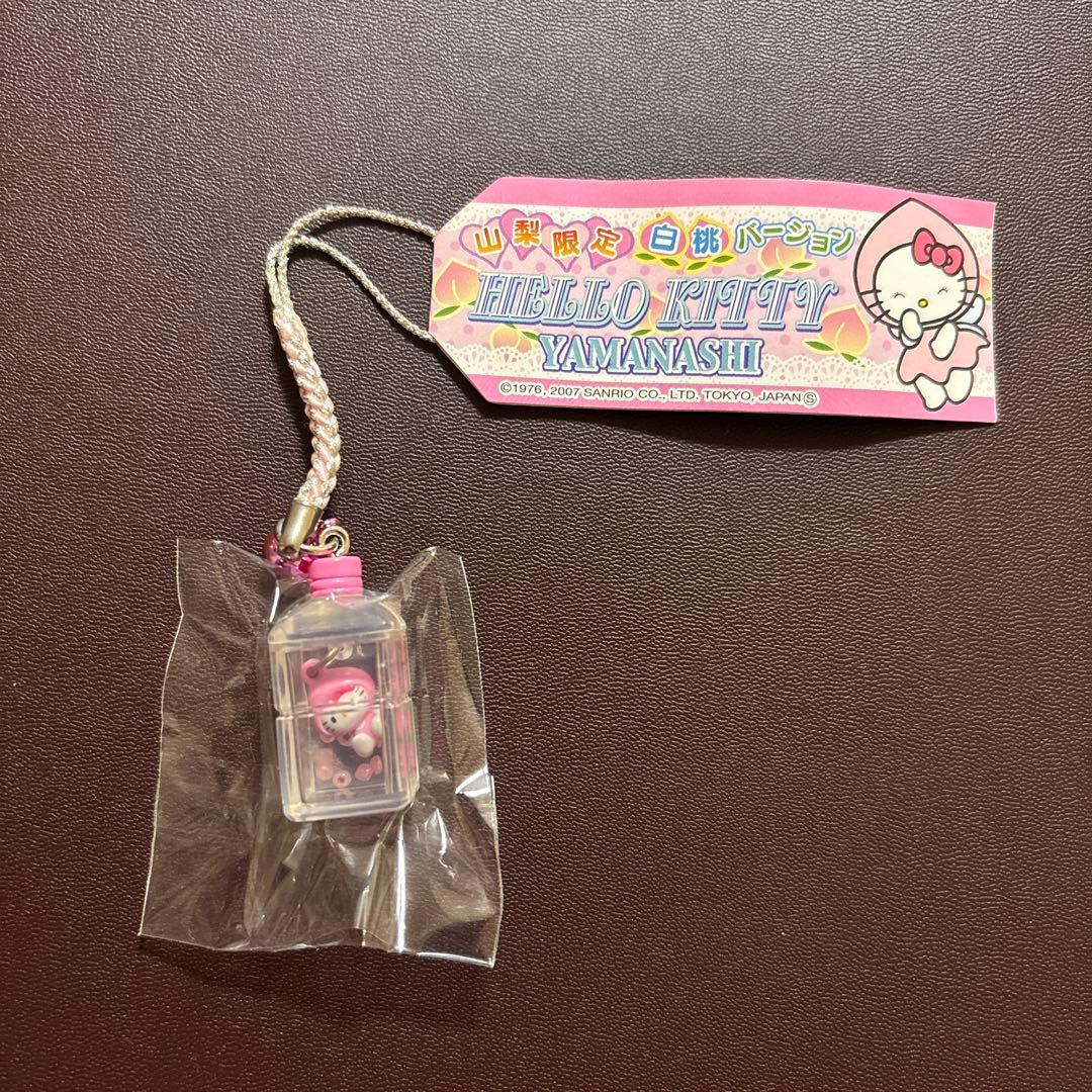 希少 ご当地キティ 山梨限定 白桃バージョン 根付け - メルカリ