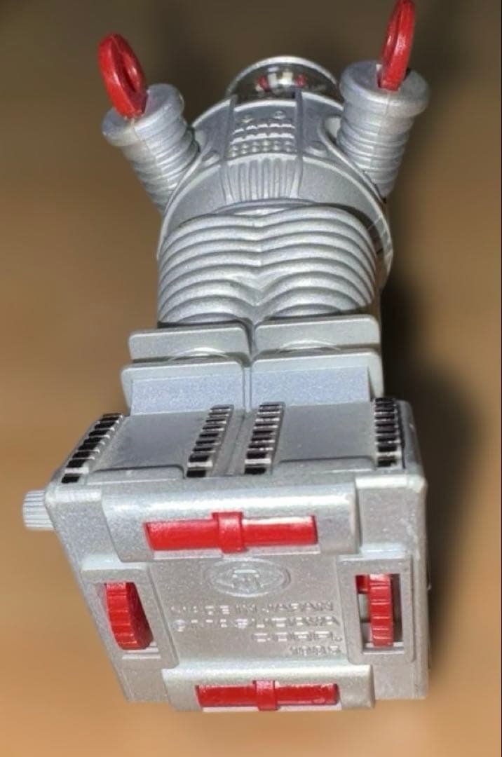 宇宙家族ロビンソン』ロボット「フライデー」の増田屋製ゼンマイ動力