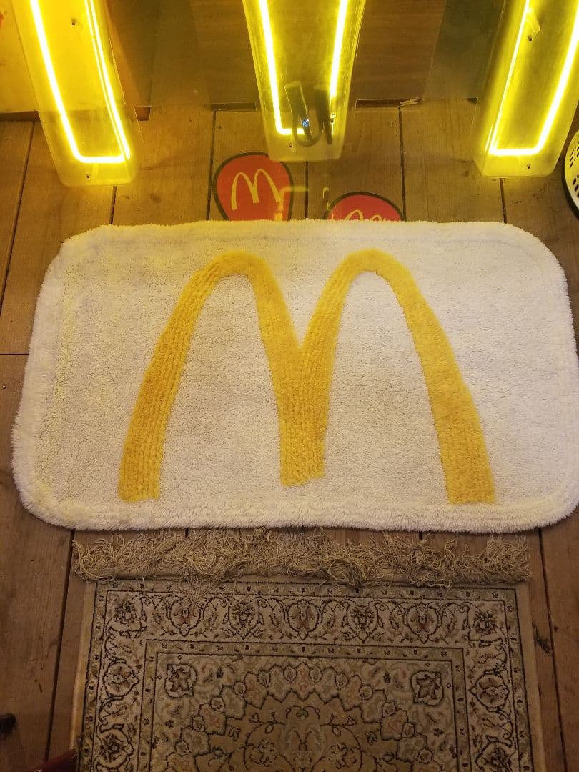 マクドナルド　ゴールデンアーチ　フロアマット