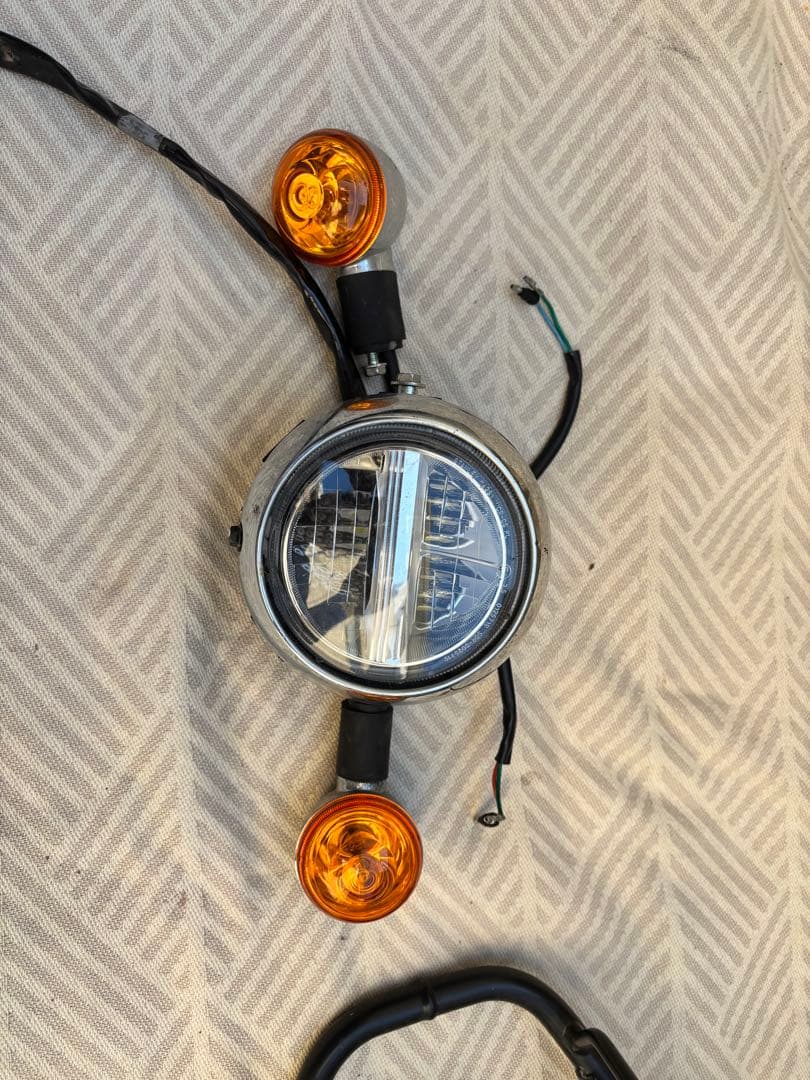 スーパーカブ50プロ カゴ LEDヘッドライト付き - メルカリ