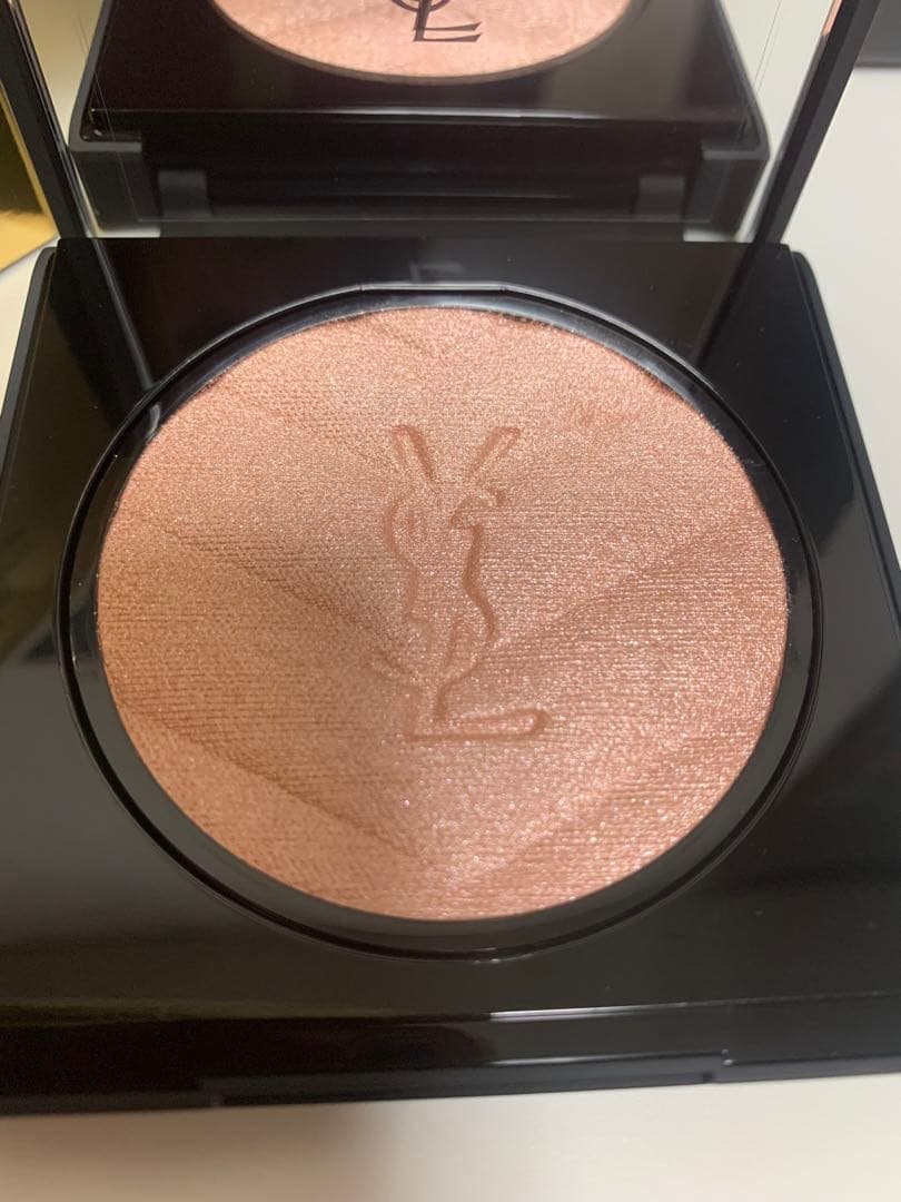 日本未発売】イヴサンローラン オールアワーズ ハイパー ルミナイズ 03