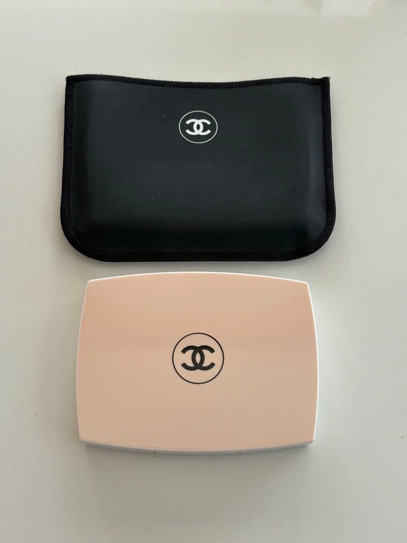 CHANEL LE BLANC パウダーファンデーション シャネル / ル ブラン コンパクト ラディアンスの公式商品情報｜美容