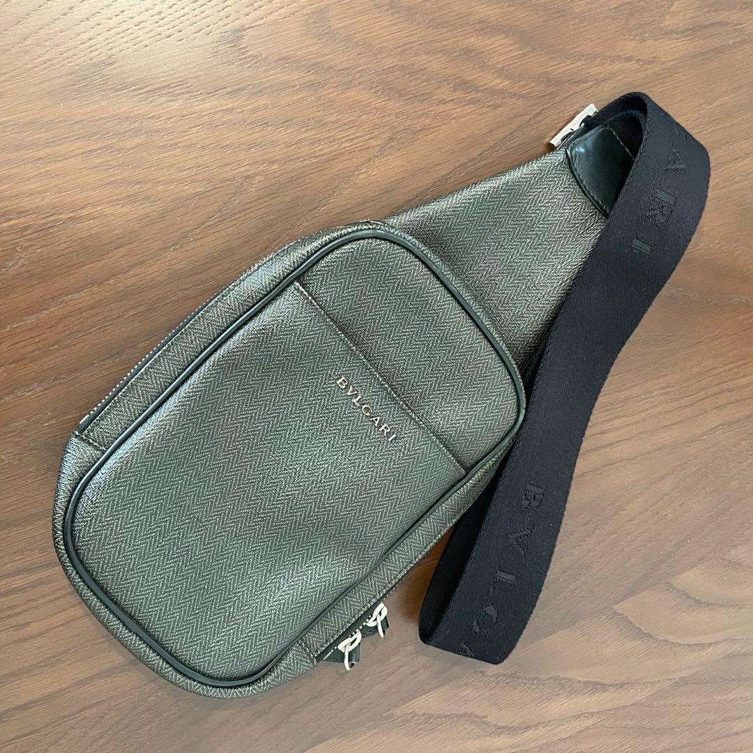 再値下げ ブルガリ ウィークエンドボディバッグ