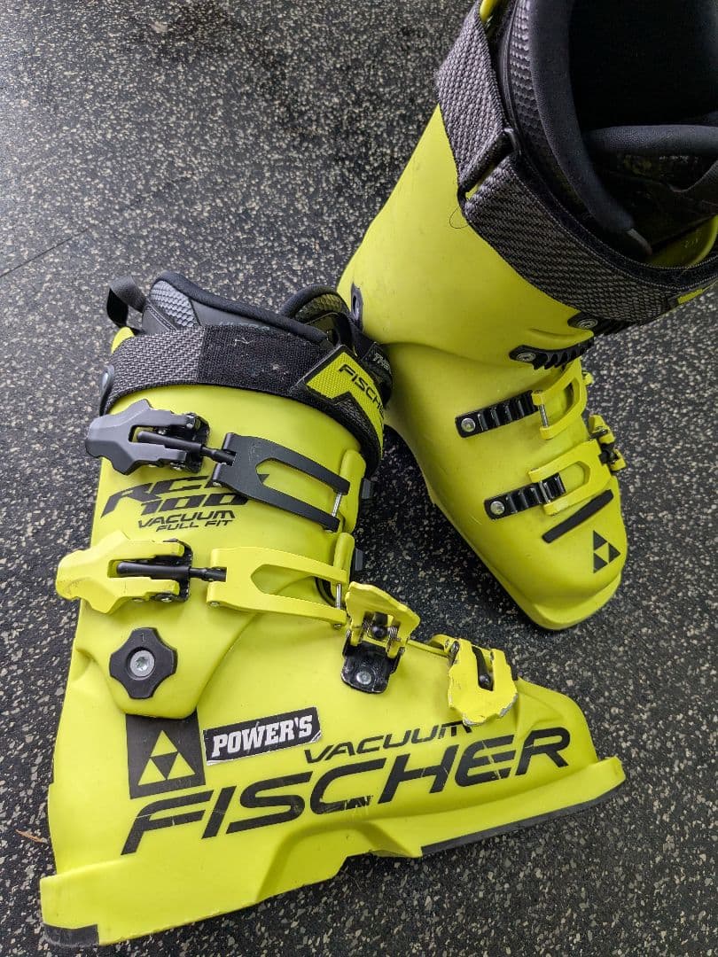 FISCHER スキーブーツ 23.5センチ　BMZ インソール付き