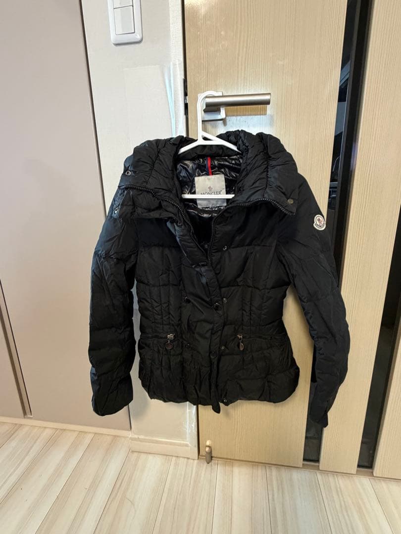 MONCLER ブラックダウンジャケット