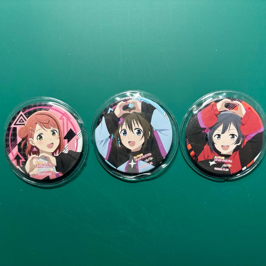 ラブライブ 虹ヶ咲 上原歩夢 桜坂しずく 優木せつ菜 缶バッジ - メルカリ