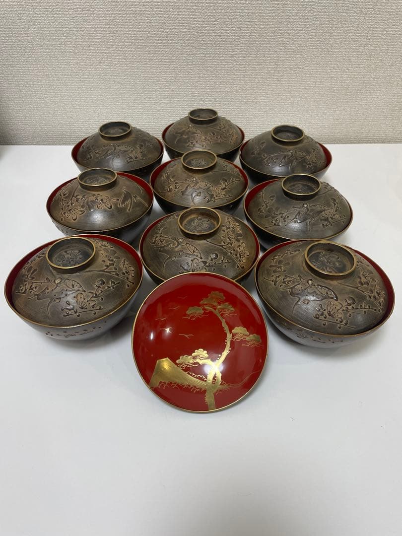 明治 大正期 会津塗 鉄錆塗 蒔絵 富士山 松 梅 木製 蓋付き お椀 内朱 ① 明治、大正期 会津塗 鉄錆塗 蒔絵 富士山 木製 蓋付き お椀 - メルカリ