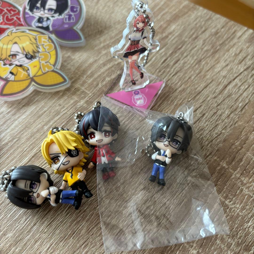 カラフルピーチグッズ からぴち まとめ売り 缶バッジ キーホルダー 等