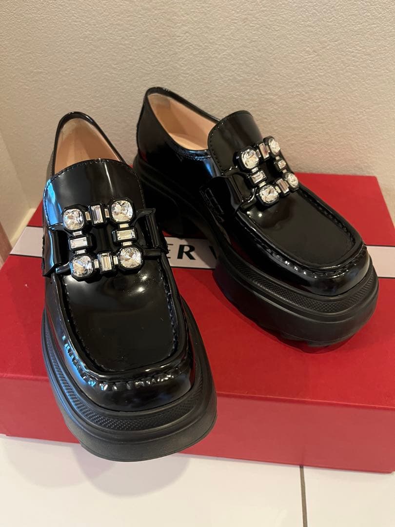 ロジェヴィヴィエ ローファー ワラ ヴィヴ ストラス バックル