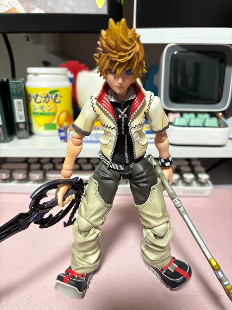 希少 キングダムハーツPLAY ARTS改 ロクサス フィギュア 訳あり