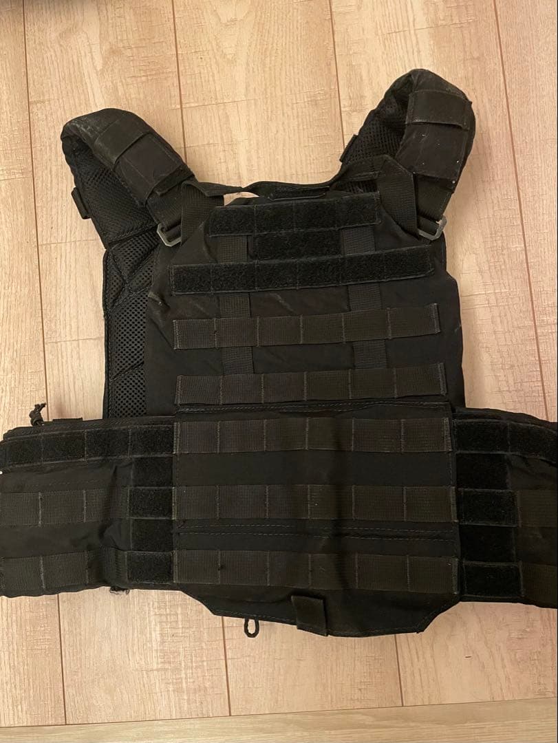 米軍放出品T3 Geronimo 2 プレートキャリア S22 - メルカリ