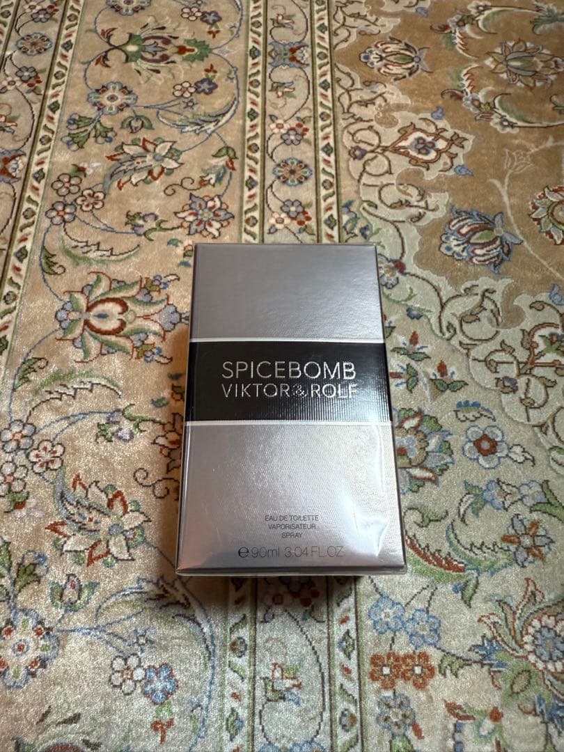 Viktor & Rolf Spicebomb オードトワレ 90ml