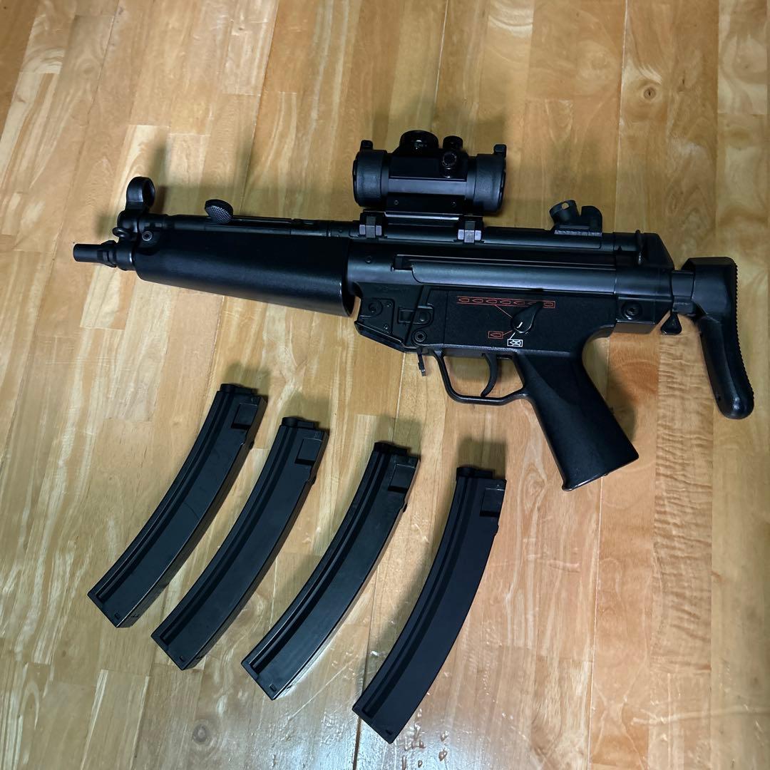 MP5 サブマシンガン 光学サイト付き マガジン4本