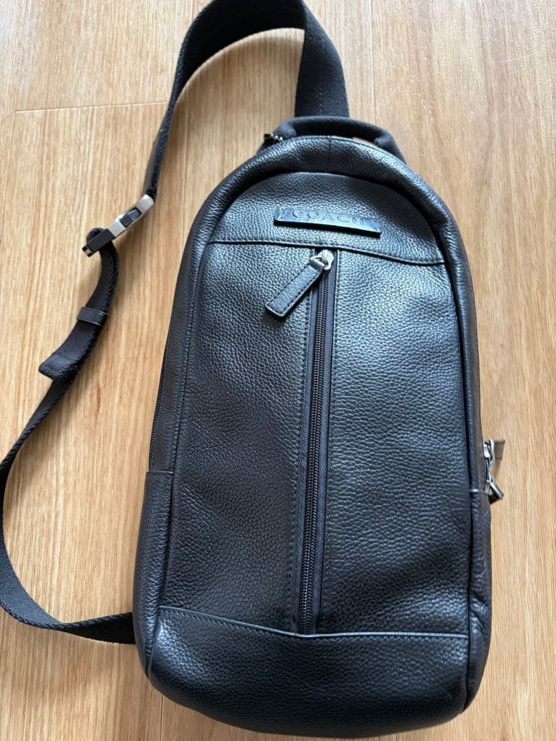 【極美品】 コーチ ボディバッグ キャムデン ホーボー ショルダー レザー 黒 COACH（コーチ） 《P5倍》コーチ ショルダーバッグ グラハム クロス