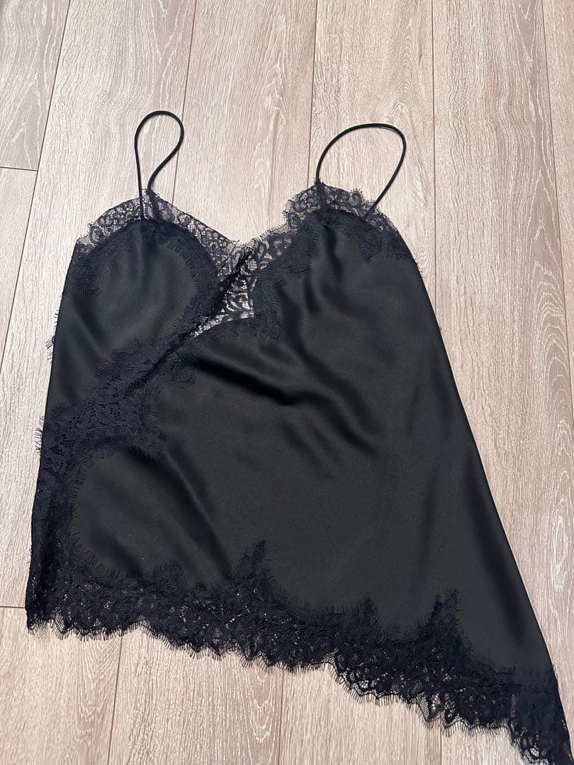タグ付き新品♡ZARAのレーストリムキャミソールトップス☆XSサイズ