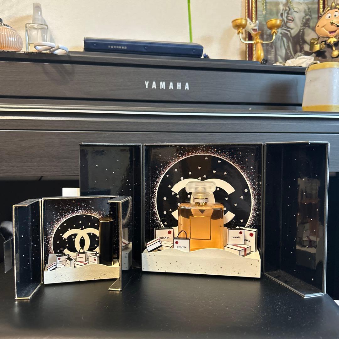 CHANELクリスマスコフレ ココ マドモアゼル オードゥパルファム口紅 香水