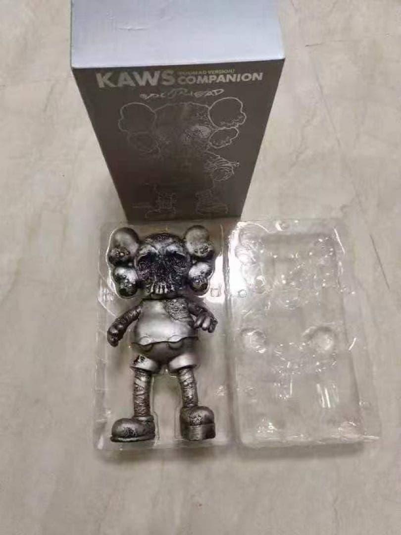 KAWSTOY KAWSクン/KAWS PUSHED COMPANION Kaws Companion Authentic Original Flayed Minty 10+ Inch with